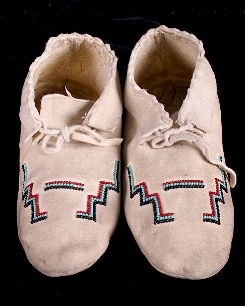 Appraisal: Northern Plains Native American Beaded Moccasins For your consideration is