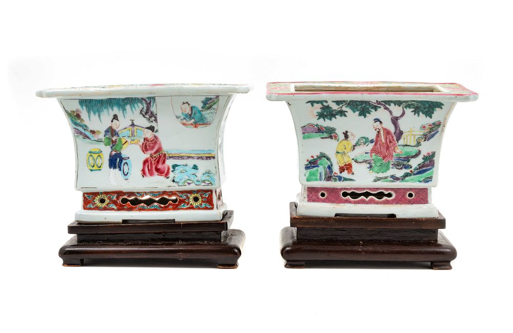 Appraisal: A Pair of Chinese Famille Rose Porcelain Cache Pots A