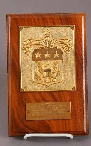 Appraisal: Grouping of two including plaque from the United States Army