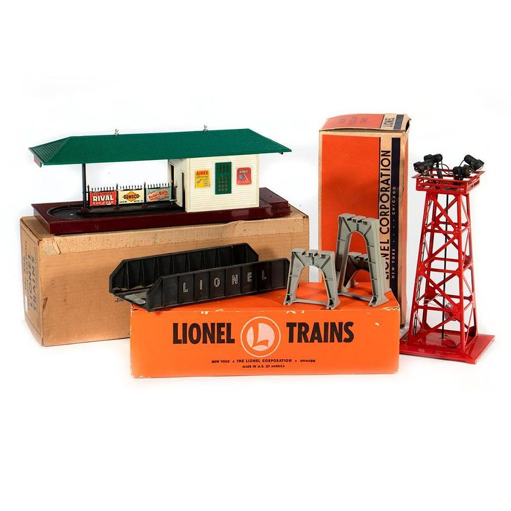 Appraisal: Lionel Freight Station Floodlight Tower Trestle Set Girder Bridge Freight