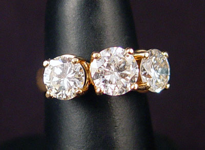 Appraisal: SHOW STOPPING STONE DIAMOND RING K yellow gold ring with