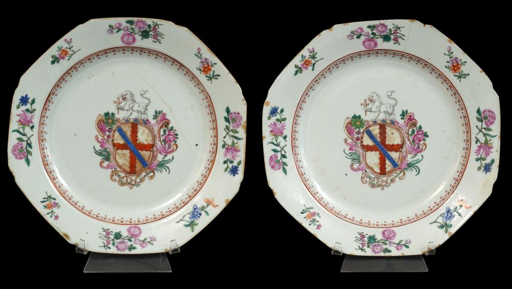 Appraisal: PR TH C CHINESE EXPORT ARMORIAL PLATESPair of Chinese Export