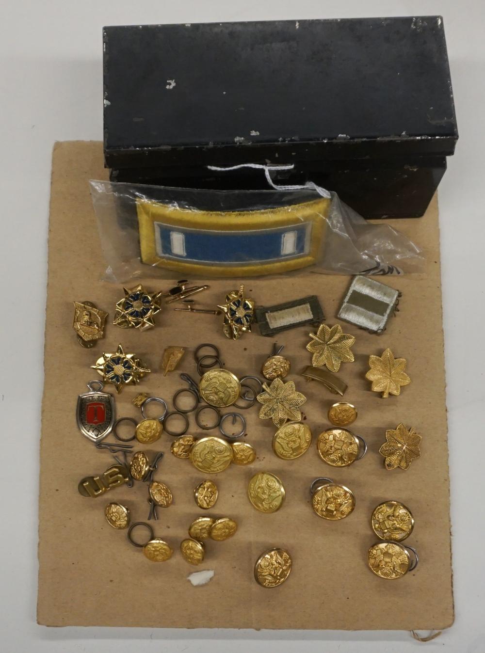 Appraisal: COLLECTION OF U S MILITARY BUTTONS AND INSIGNIACollection of U