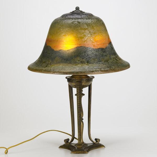 Appraisal: PAIRPOINT Table lamp with a bell-shaped reverse-painted textured glass shade