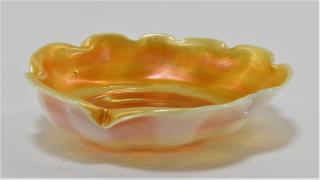 Appraisal: Steuben Gold Calcite Ruffled Swirl Art Glass Bowl NEW YORK