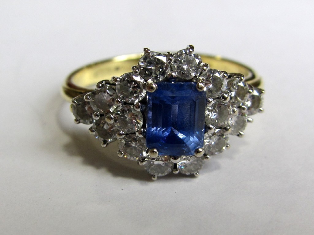 Appraisal: An ct gold Ceylon sapphire and diamond cluster ring with