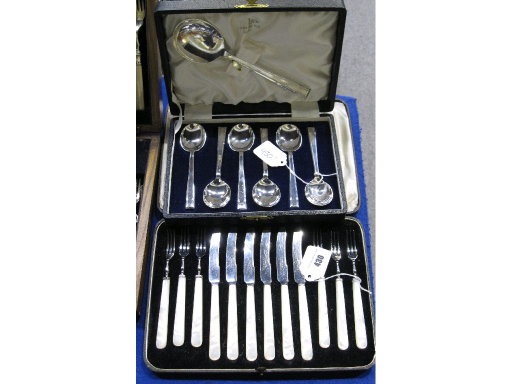 Appraisal: Lot comprising cased mother of pearl fruit cutlery set and