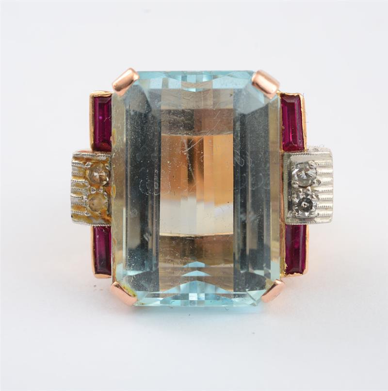 Appraisal: RETRO K GOLD AQUAMARINE AND DIAMOND RING Sculpted gold mount