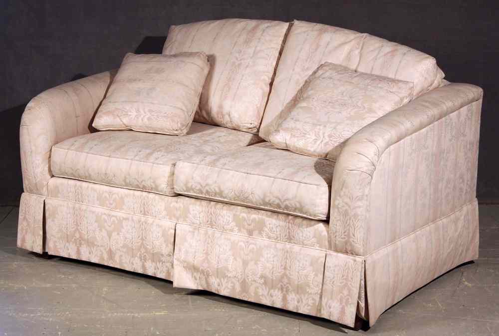 Appraisal: PAIR CONTEMPORARY SETTEES - Pair th c Settees in pink