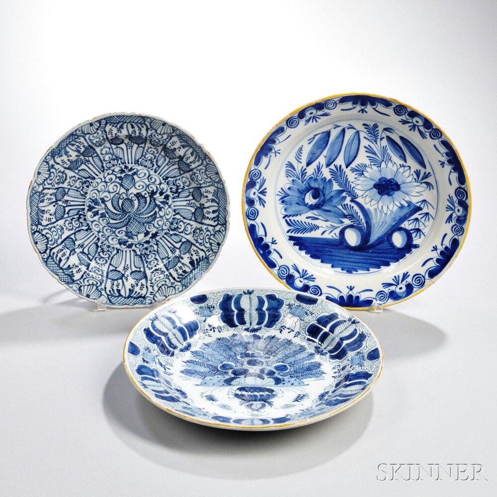 Appraisal: Three Dutch Delftware Blue and White Chargers Holland th century