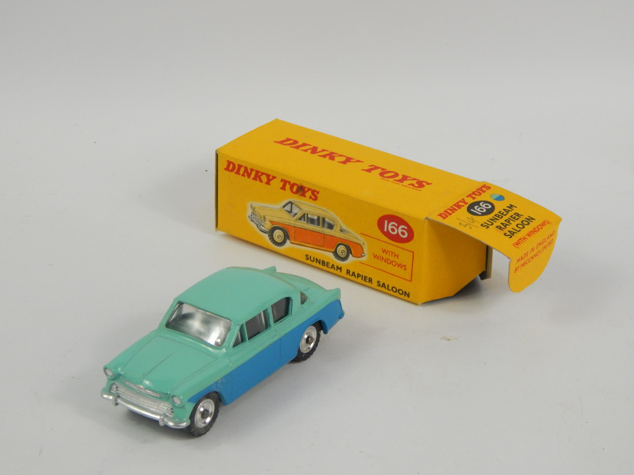 Appraisal: A Dinky Toys diecast vehicle Sunbeam Rapier saloon with windows