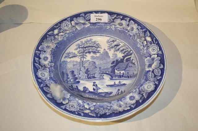 Appraisal: A TH CENTURY BLUE AND WHITE CIRCULAR DISH the centre