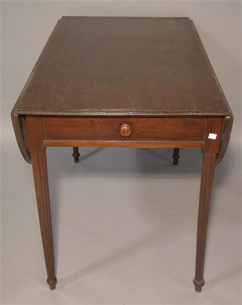 Appraisal: FEDERAL MAHOGANY DROP LEAF PEMBROKE TABLE