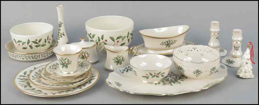 Appraisal: LENOX PORCELAIN DINNER SERVICE IN THE HOLIDAY PATTERN Comprised of