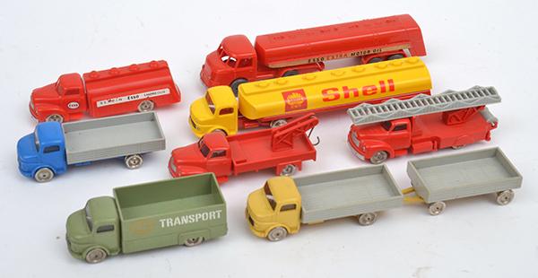 Appraisal: COLLECTION OF PLASTIC LEGO DENMARK COMMERCIAL MODELS INCLUDING LARGE SHELL