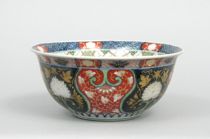 Appraisal: Japanese Imari Bowl ca Late Edo Period Center of bowl