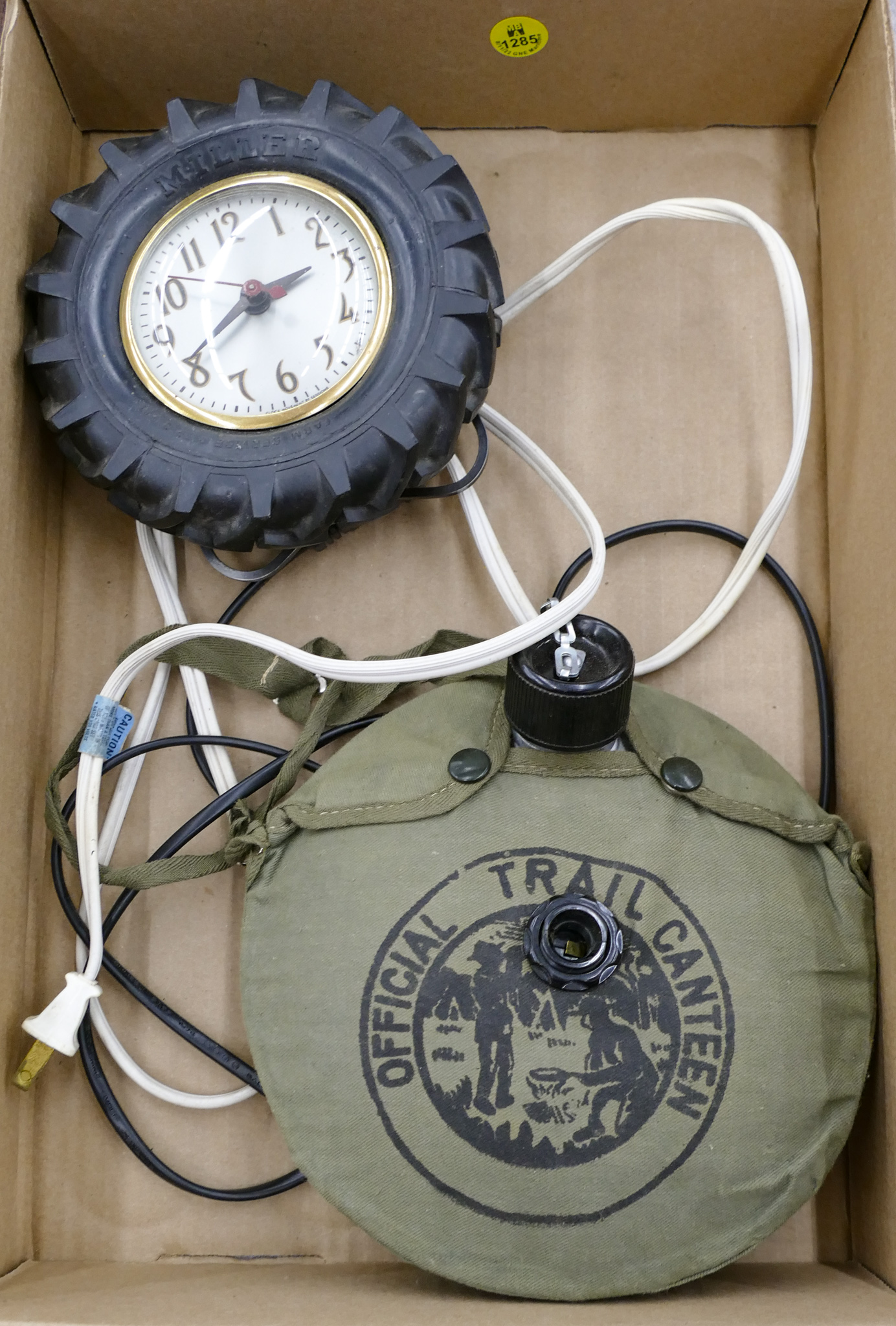 Appraisal: Box Old Electric Clock Etc