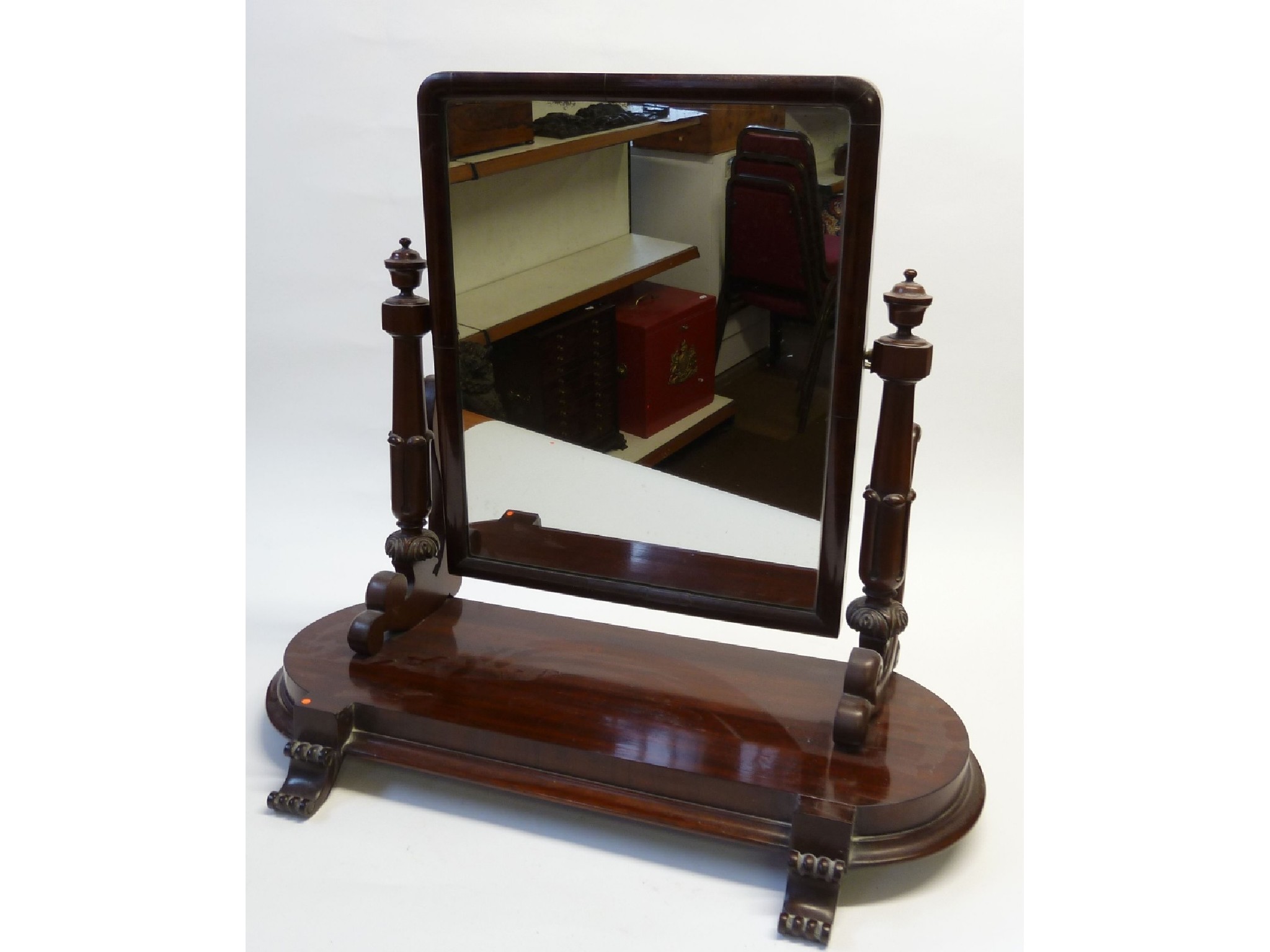 Appraisal: GOOD QUALITY EARLY NINETEENTH CENTURY MAHOGANY TOILET MIRROR the oblong