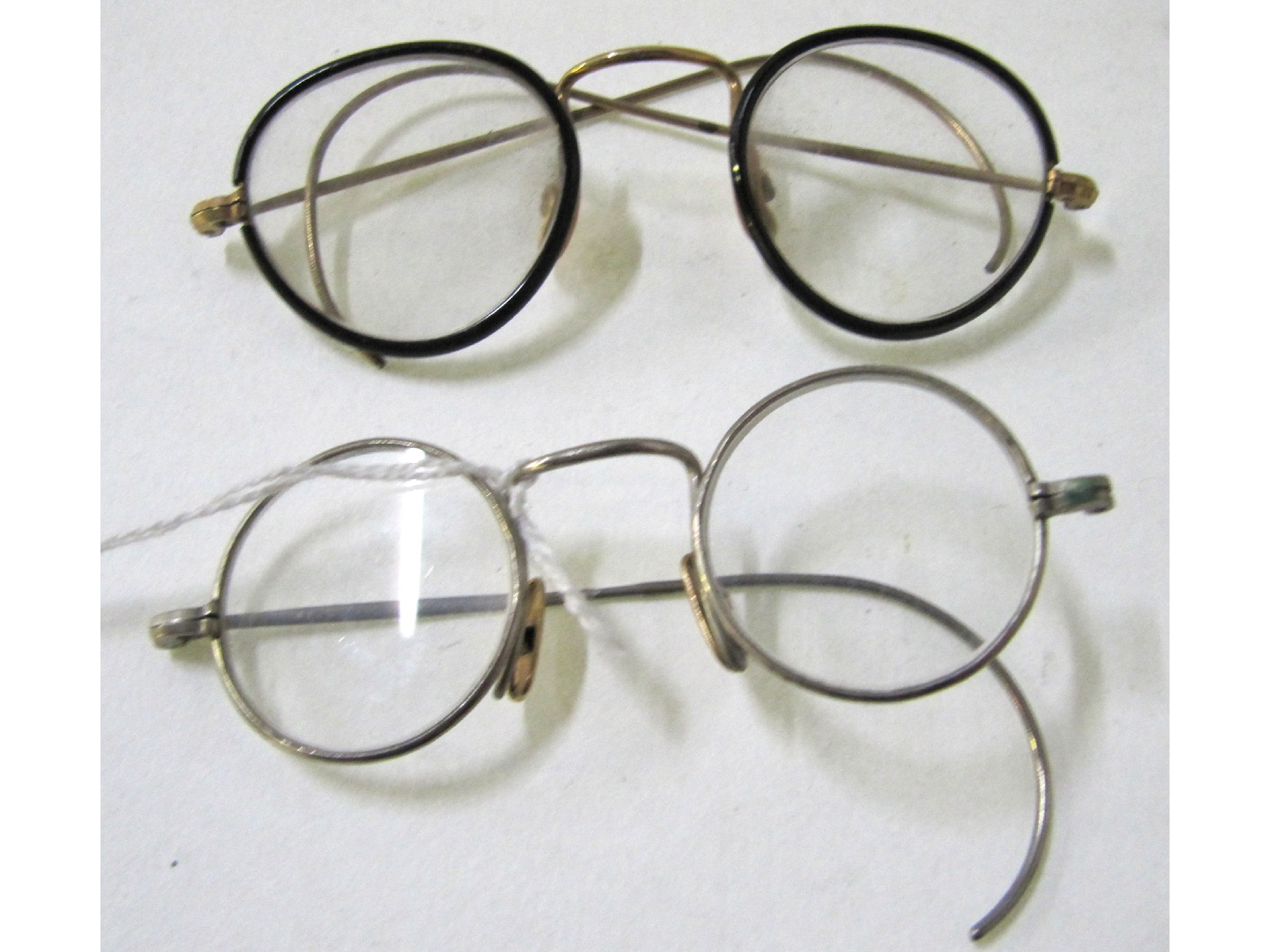 Appraisal: A lot comprising a pair of spectacles and a pair