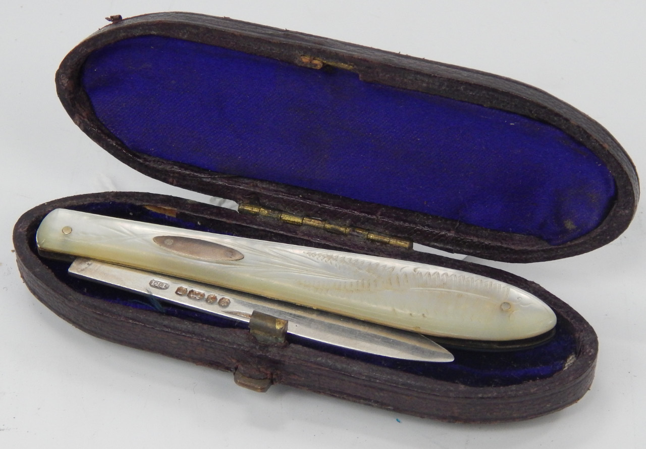 Appraisal: A Victorian silver bladed paring knife with abalone handle in