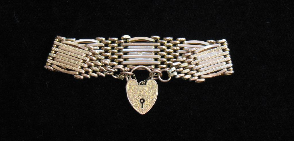 Appraisal: A CT YELLOW GOLD FANCY GATELINK BRACELET with polished and