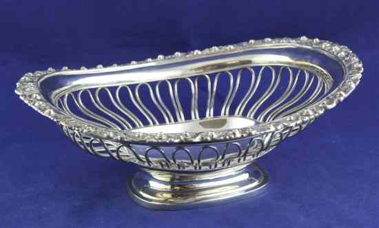 Appraisal: A George IV silver bread basket of oval shape with