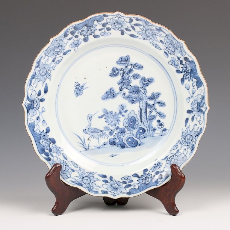 Appraisal: CHINESE EXPORT BLUE AND WHITE PLATE MID QING DYNASTY A