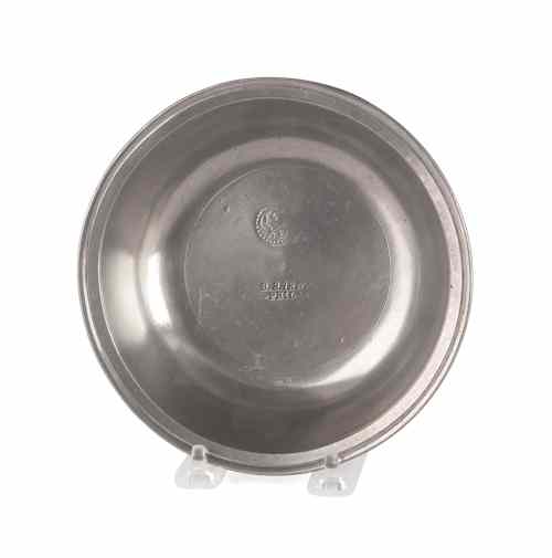 Appraisal: Philadelphia pewter basin ca bearing the touch of Blakeslee Barns