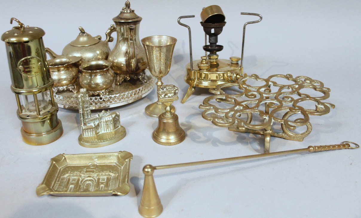 Appraisal: Various early thC and later brassware to include a miniature