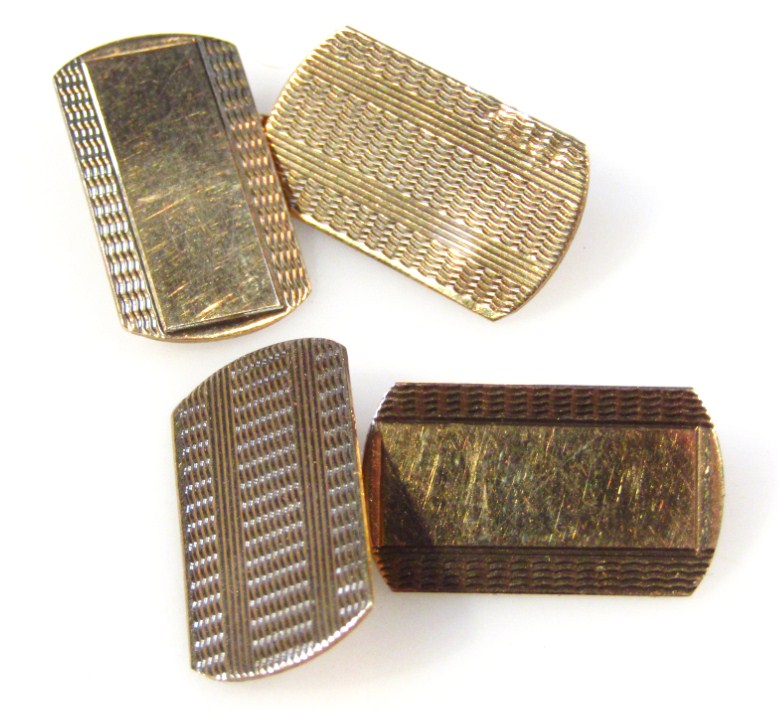 Appraisal: A pair of ct gold cuff links each oblong end