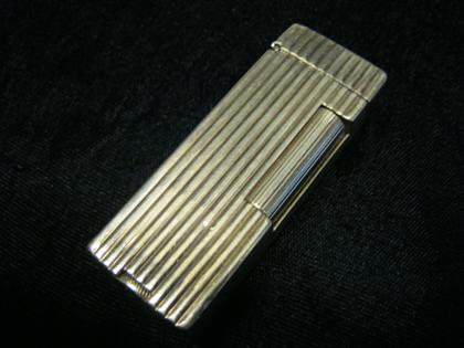 Appraisal: karat yellow gold lighter DunhillRibbed gold outer jacket stamped 'Dunhill