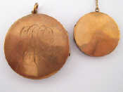 Appraisal: A yellow metal tests carat gold locket approx cm diameter