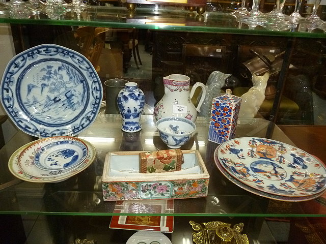 Appraisal: A QUANTITY OF VARIOUS CHINESE CERAMICS to include an Imari