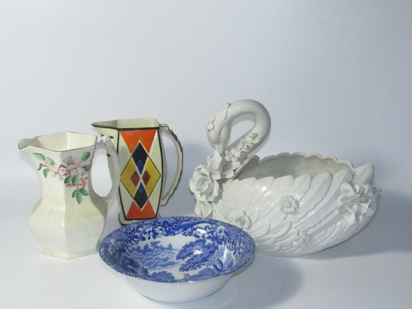 Appraisal: Various items to include Ringtons Maling ware jug with floral