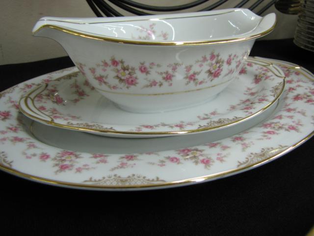 Appraisal: Set of Noritake china Charmaine pattern includes dinner plates salad