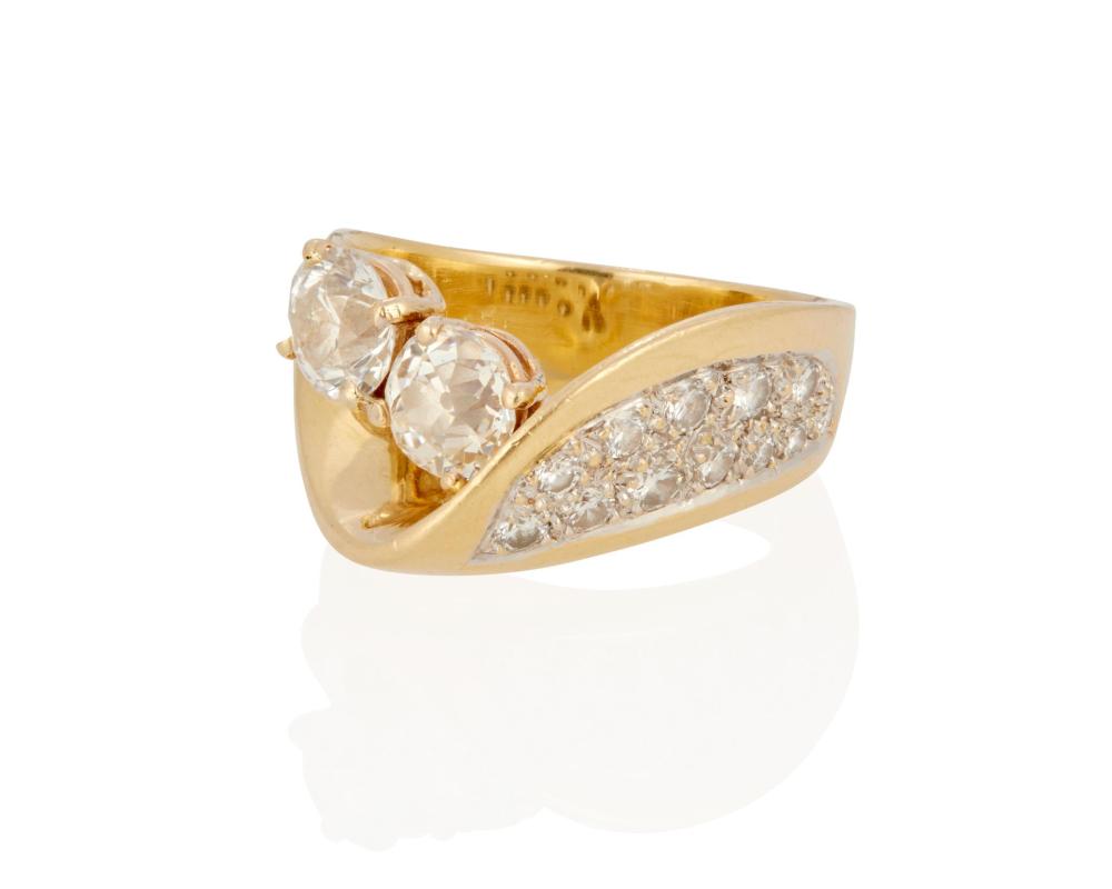 Appraisal: A DIAMOND RINGA diamond ring k yellow and white gold