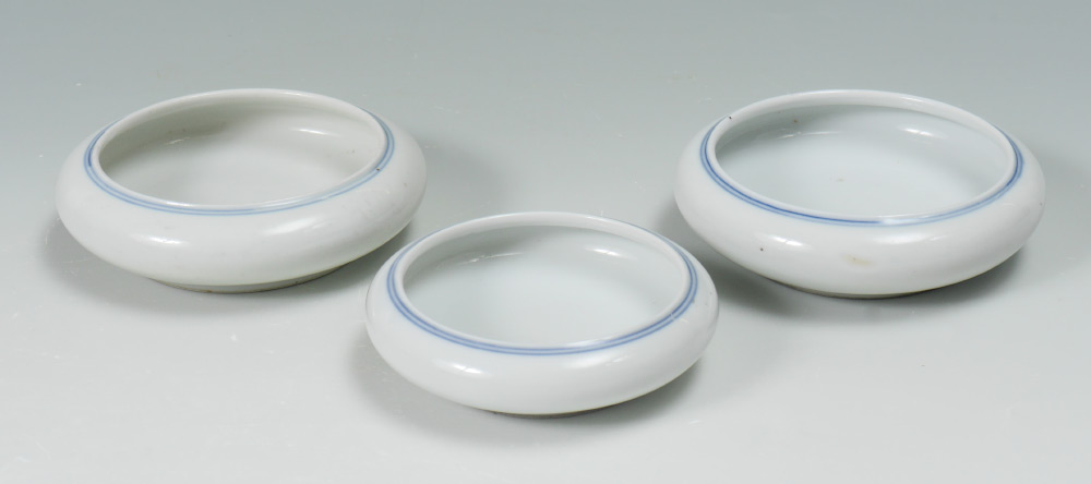 Appraisal: CHINESE KANGXI REIGN MARKED LOW BOWLS Each with simple double