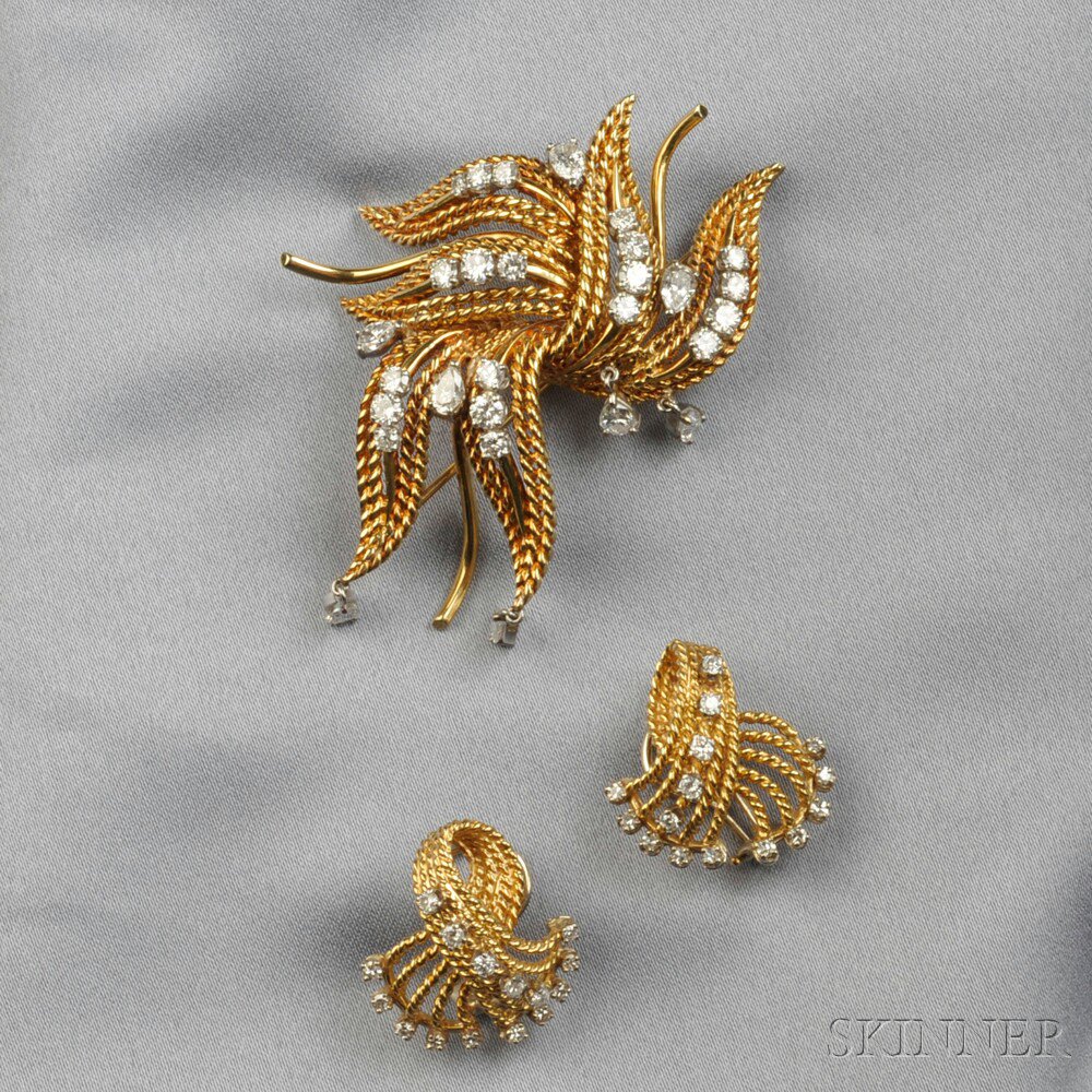 Appraisal: kt Gold and Diamond Suite the brooch set with full-cut