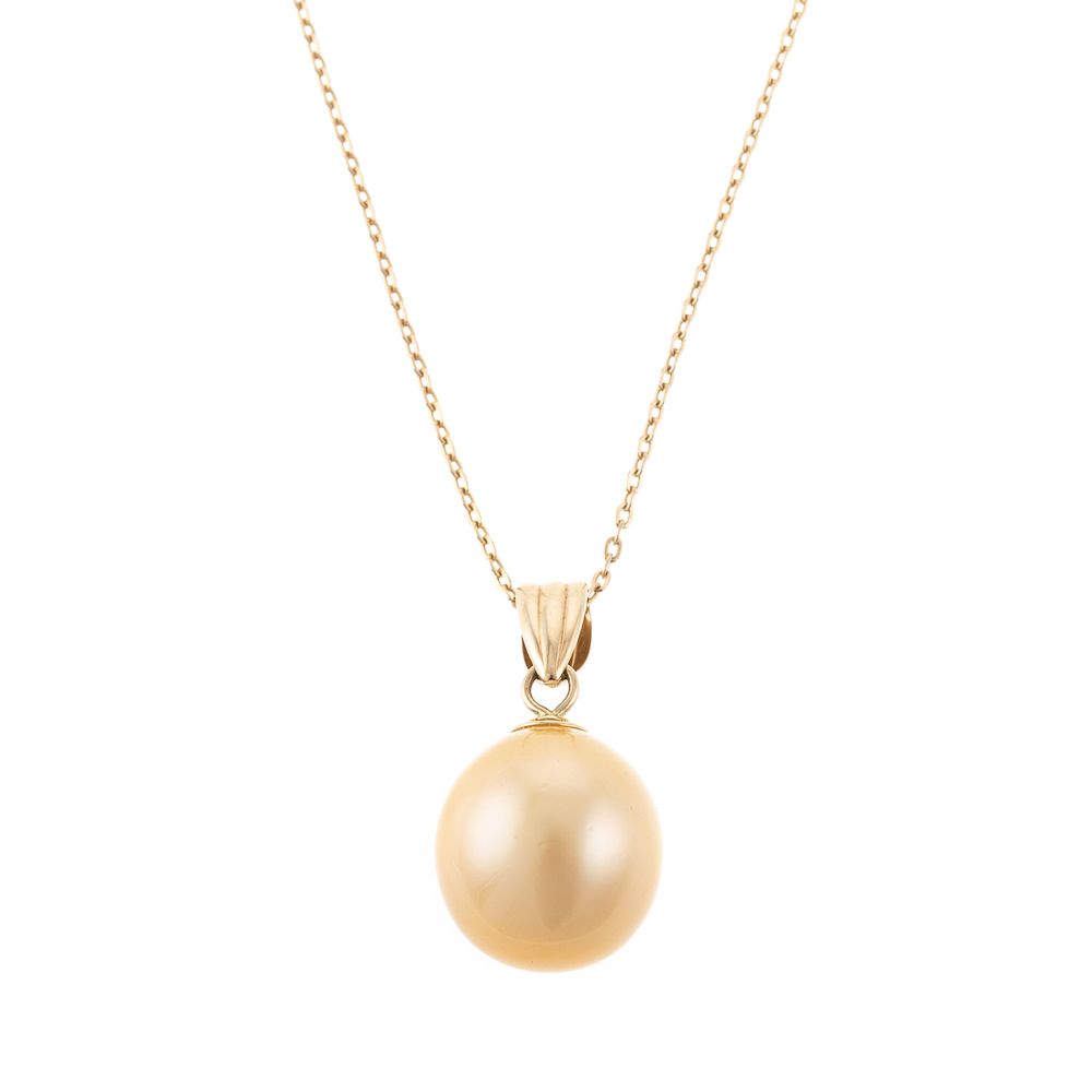 Appraisal: A K Golden South Sea Pearl Pendant with K Chain