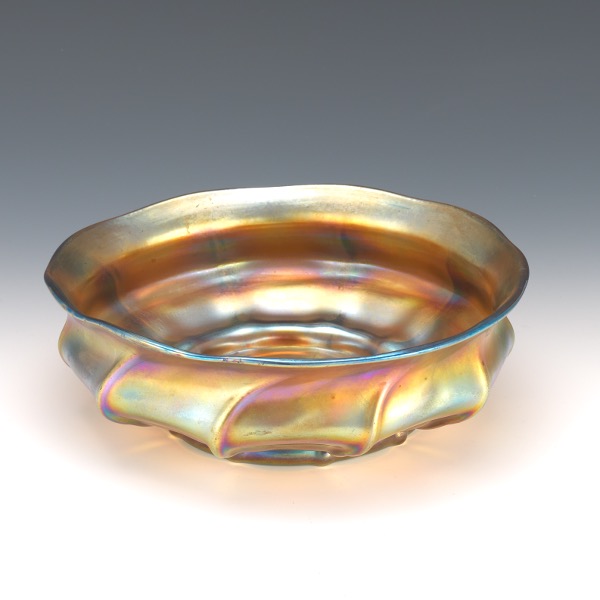 Appraisal: TIFFANY GOLD FAVRILE BOWL x Squat form with flared border