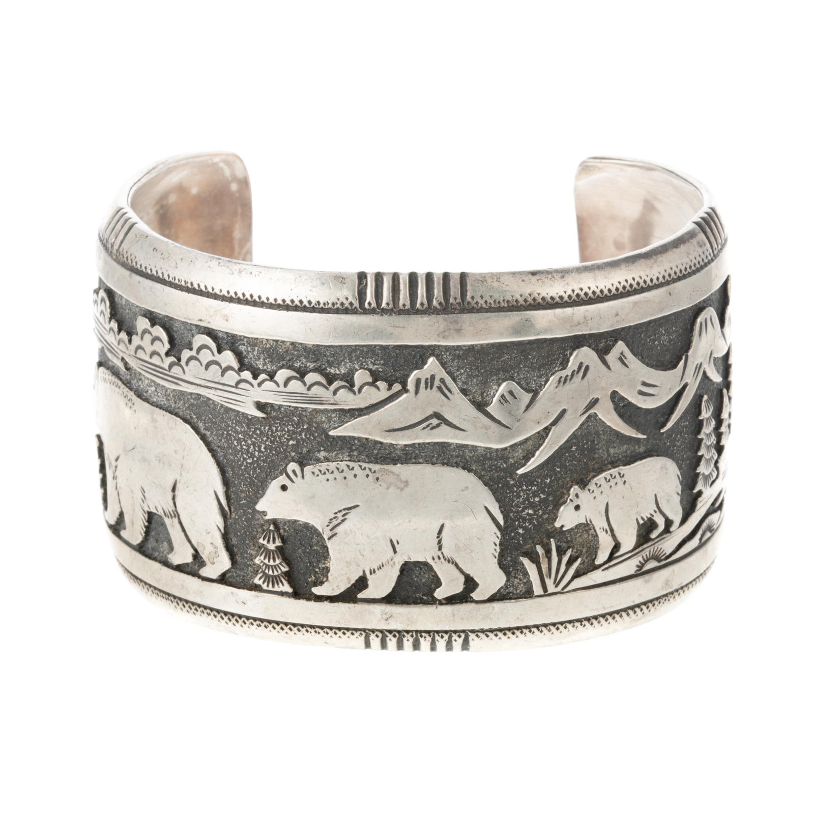 Appraisal: A STERLING NAVAJO CUFF BY THOMAS SINGER Sterling silver cuff