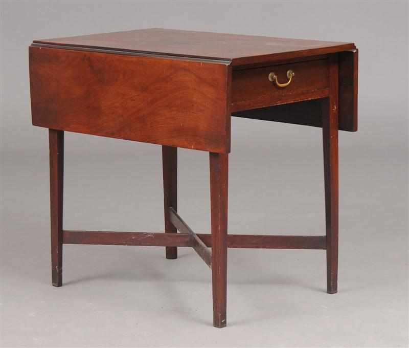 Appraisal: FEDERAL MAHOGANY PEMBROKE TABLE With two rectangular drop leaves the