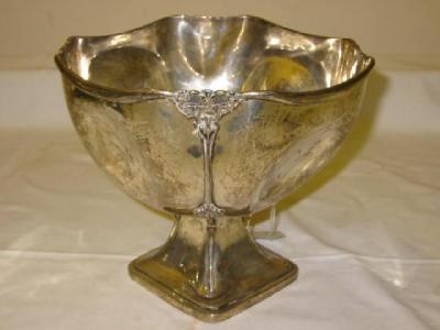 Appraisal: AN EDWARDIAN ROSE BOWL of squared form with indented sides