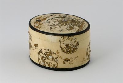 Appraisal: A Japanese shibyama oval box and cover decorated with birds