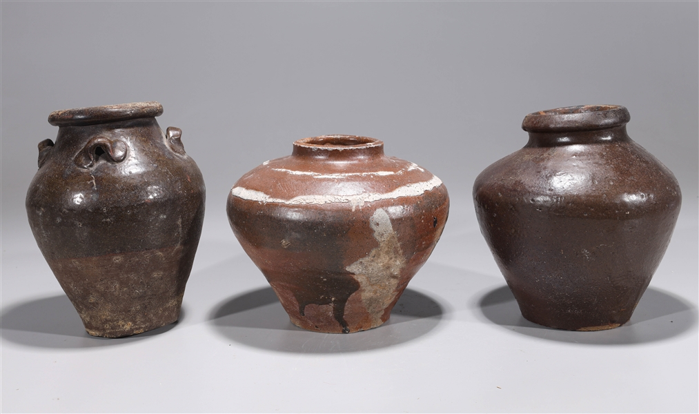 Appraisal: Group of three antique Chinese Yuan dynasty ceramic jars th