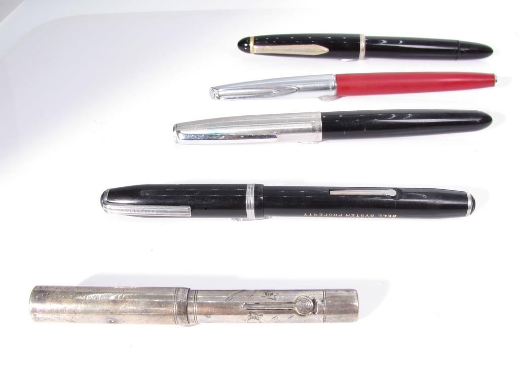 Appraisal: Vintage Fountain Pens including black Parker with silver tone cap