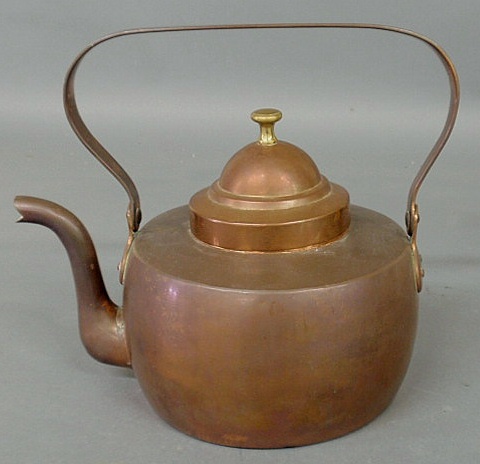 Appraisal: Brass kettle th c with a gooseneck spout and dovetailed