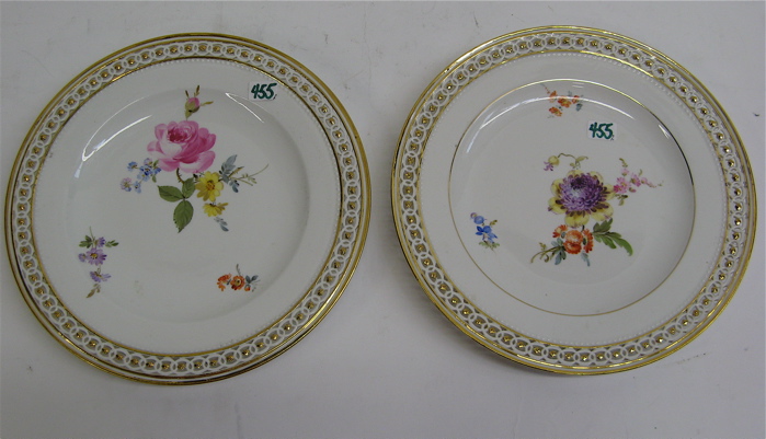 Appraisal: PAIR OF GERMAN MEISSEN PORCELAIN PLATES each with hand painted