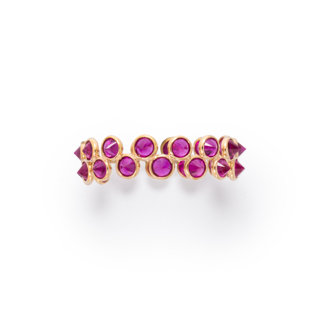 Appraisal: A RUBY AND EIGHTEEN KARAT GOLD RING A ruby and