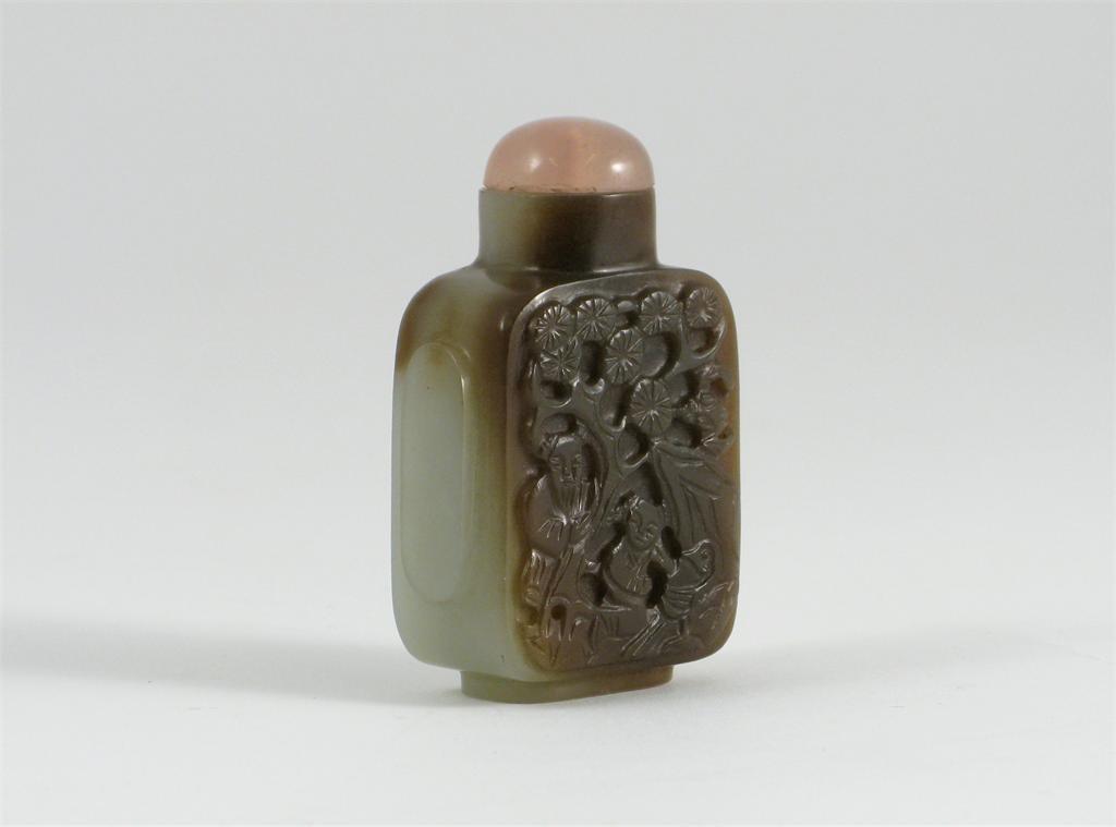 Appraisal: A Chinese jade snuff bottle